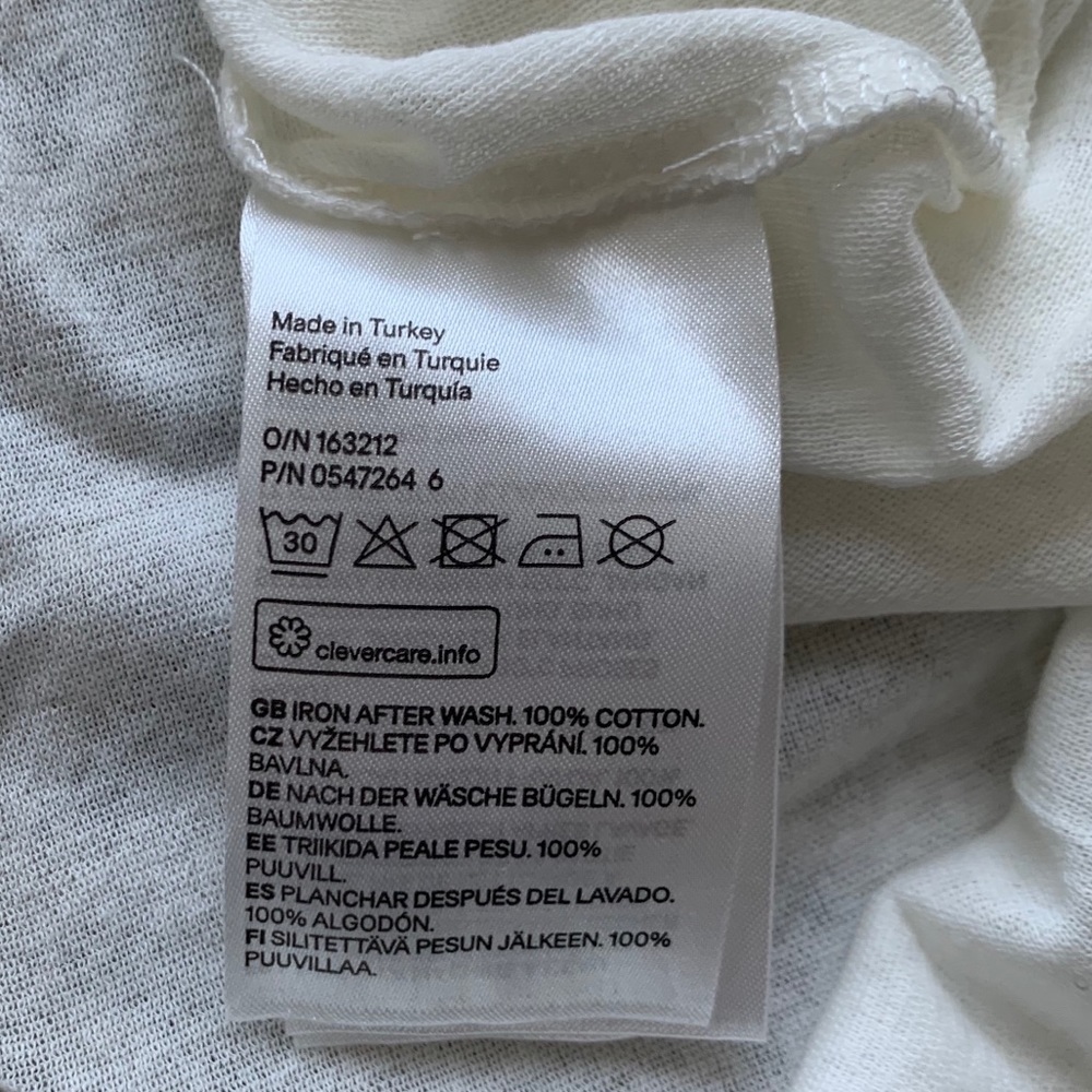 NWOT Ruffle sleeve top - Picture 6 of 7